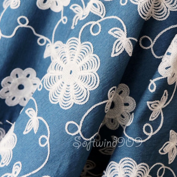 Last☝️ Blue Floral Embroidered Plunge Skater Dress - Picture 2 of 8